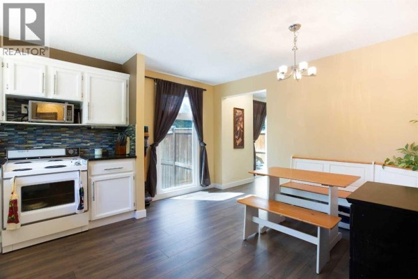 Living room - 81, 630 Sabrina Road Sw, Calgary, AB T2W2N7 Photo 3