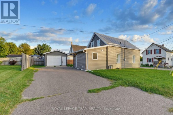 81 Bank Street S, Renfrew, ON, photo 2