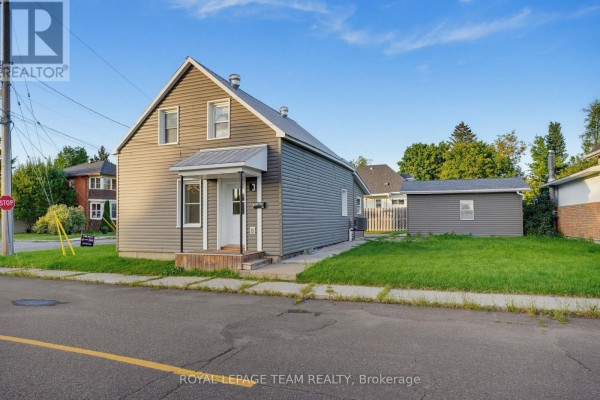 81 Bank Street S, Renfrew, ON, photo 3