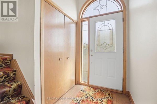Kitchen - 81 Blossom Crescent, Toronto, ON M3N2B1 Photo 4