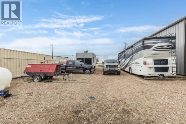 81 Brier Estates Way Nw, Medicine Hat, AB T1C0B2 Photo 5