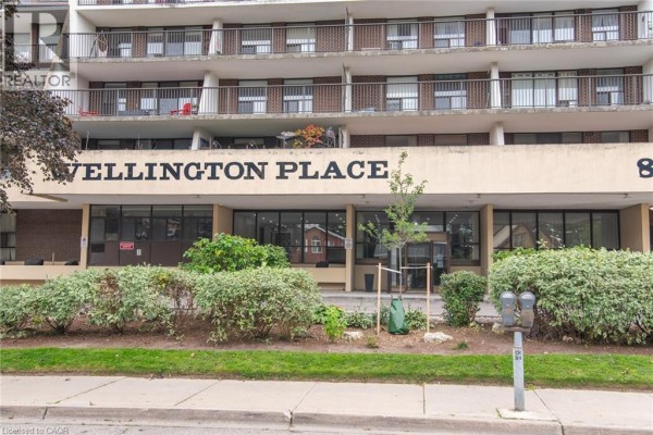 4pc Bathroom - 81 Church Street Unit# 202, Kitchener, ON N2G4M1 Photo 2