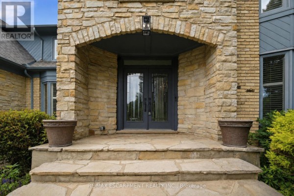 81 Flanders Drive, Hamilton, ON, photo 3