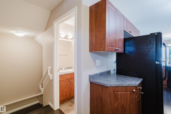 Kitchen - 81 Haney Ld, Spruce Grove, AB T7X0A2 Photo 3