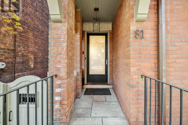 Kitchen - 81 Macpherson Avenue, Toronto, ON M5R1W7 Photo 3