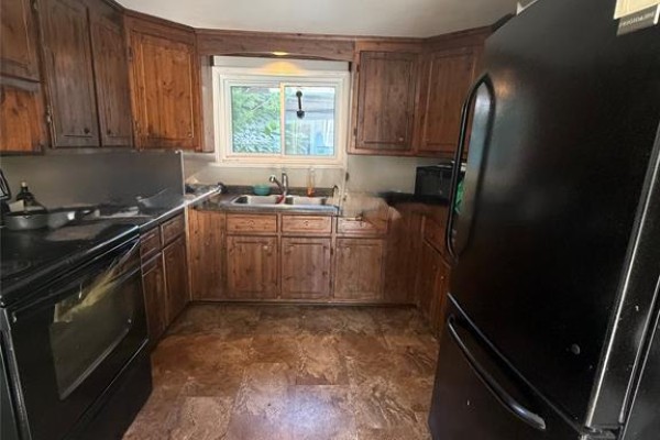 81 Robinson, Leamington, ON, photo 3
