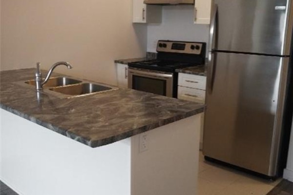 Kitchen - 81 Robinson Street Unit# 802, Hamilton, ON L8P0C2 Photo 4