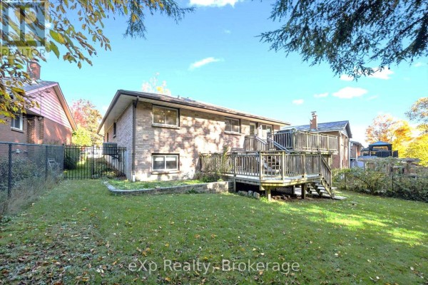 Living room - 81 Sabrina Crescent, Kitchener, ON N2P1Y7 Photo 4
