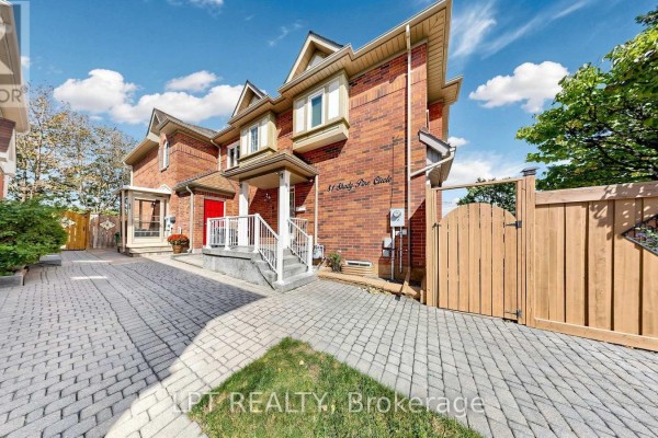 Kitchen - 81 Shady Pine Circle, Brampton, ON L6R1K3 Photo 3