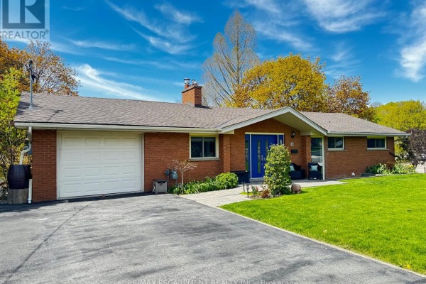 81 Thomson Drive, Hamilton, ON, photo 3