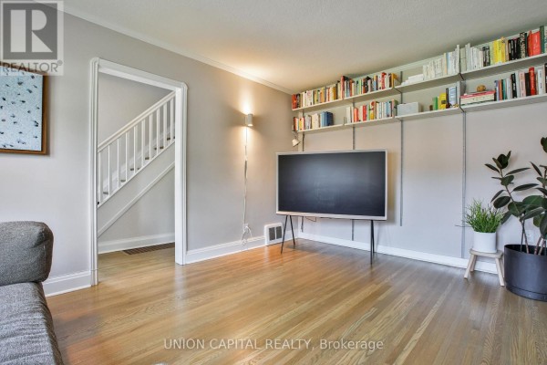 81 Thursfield Crescent, Toronto, ON, photo 3
