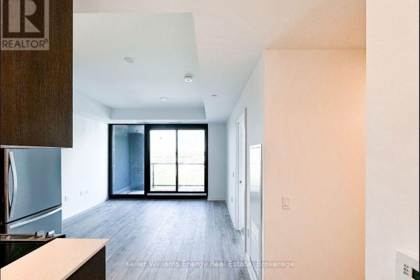 810 - 1606 Charles Street, Whitby, ON L1N0P1 Photo 5