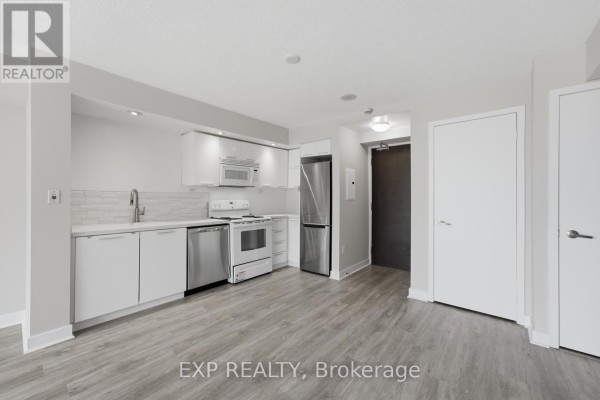 Bedroom - 810 - 25 Capreol Court, Toronto, ON M5V3Z7 Photo 4