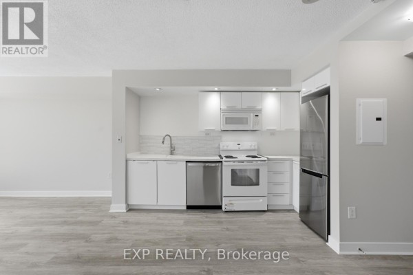 Den - 810 - 25 Capreol Court, Toronto, ON M5V3Z7 Photo 5