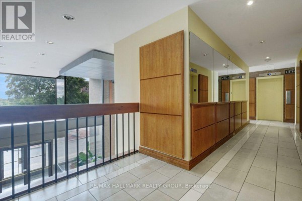 810 - 515 St Laurent Boulevard, Ottawa, ON K1K3X5 Photo 5