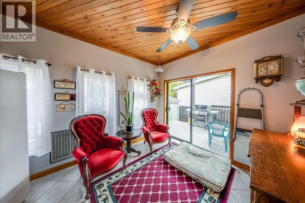 Recreation room - 810 10th Avenue, Montrose, BC V0G1P0 Photo 3