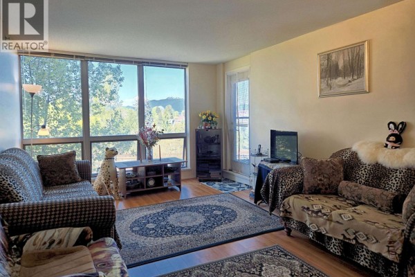 810 3663 Crowley Drive, Vancouver, BC V5R6H4 Photo 4