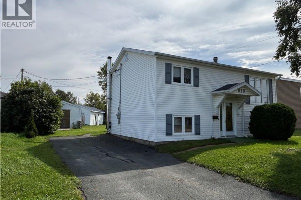 810 Couture Street, Bathurst, NB, photo 2
