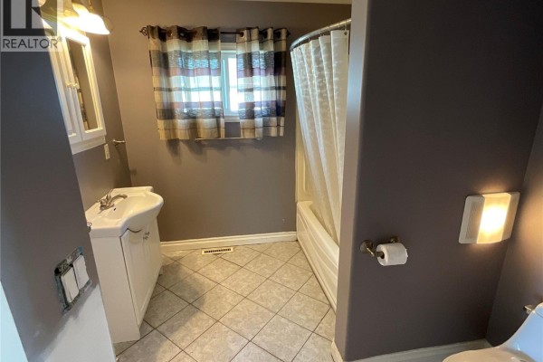 Family room - 810 O Avenue S, Saskatoon, SK S7M2S7 Photo 5