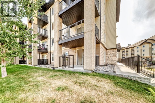 8101, 304 Mackenzie Way Sw, Airdrie, AB, photo 2