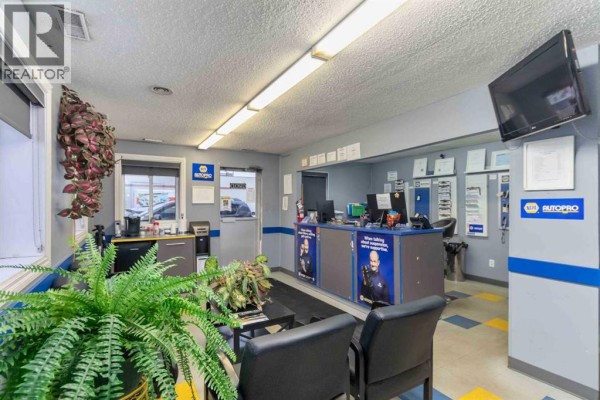 8102 Manning Avenue, Fort Mcmurray, AB T9H1V7 Photo 5
