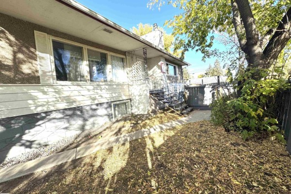Primary Bedroom - 8108 124 Av Nw, Edmonton, AB T5B1C1 Photo 4