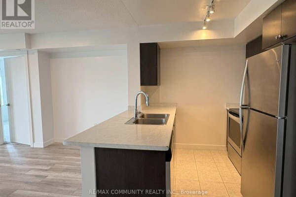 Kitchen - 811 - 1346 Danforth Road, Toronto, ON M1J0A9 Photo 3