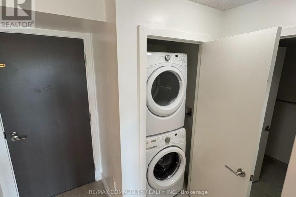 Bedroom 2 - 811 - 1346 Danforth Road, Toronto, ON M1J0A9 Photo 5