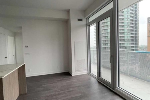 811 - 15 Holmes Avenue, Toronto, ON, photo 3