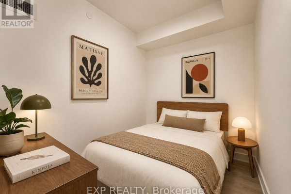Living room - 811 - 19 Western Battery Road, Toronto, ON M6K3S4 Photo 4