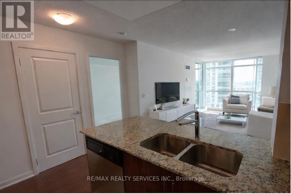 Den - 811 - 205 Sherway Gardens Road, Toronto, ON M9C0A5 Photo 5