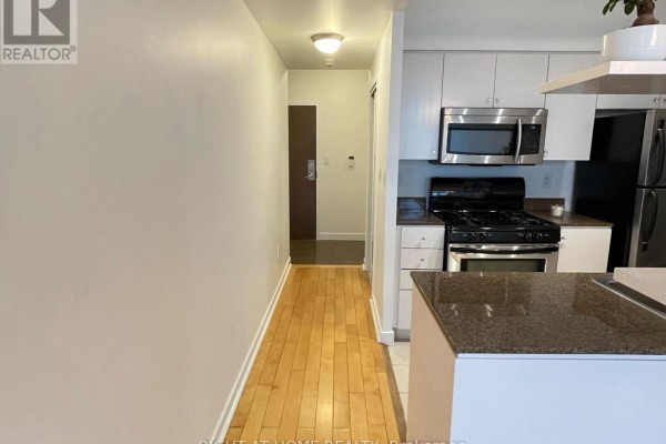 Dining room - 811 - 35 Mariner Terrace, Toronto, ON M5V3V9 Photo 2