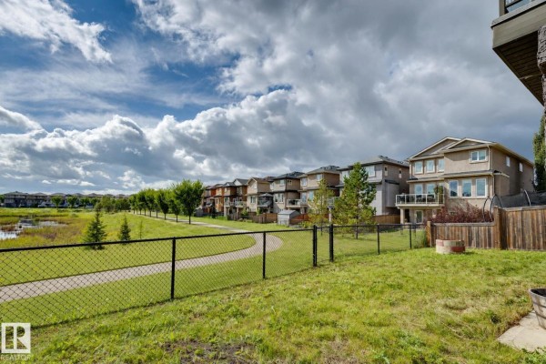 811 Albany Cove Nw, Edmonton, AB, photo 3