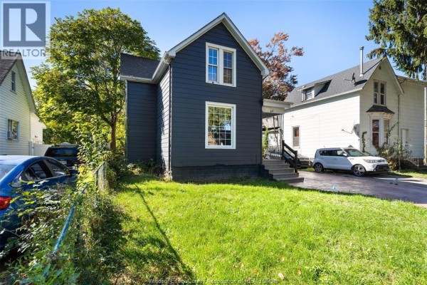 Family room - 811 Langlois Avenue, Windsor, ON N9A2G9 Photo 3
