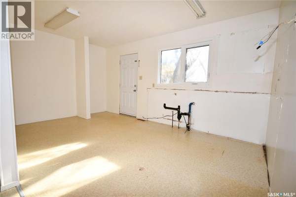 Living room - 811 Main Street, Big River, SK S0J0E0 Photo 2