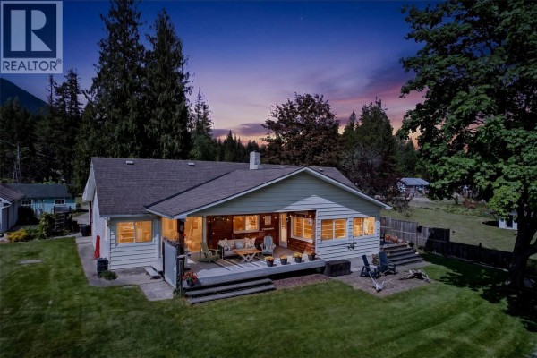 Storage - 8110 & 8120 Busk Road, Balfour, BC V0G1C0 Photo 5