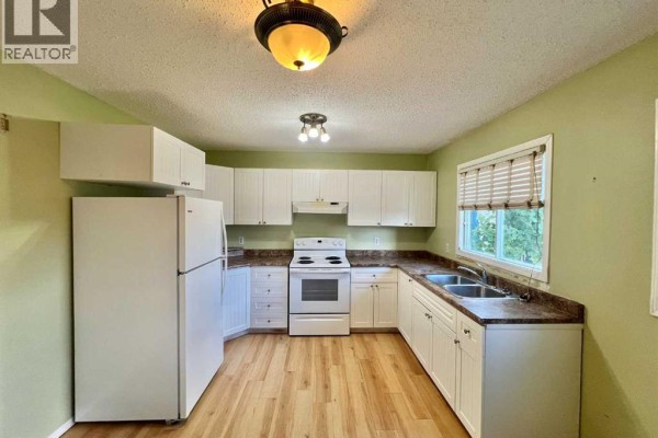 Primary Bedroom - 8111 94 Street, Grande Prairie, AB T8V5R4 Photo 5