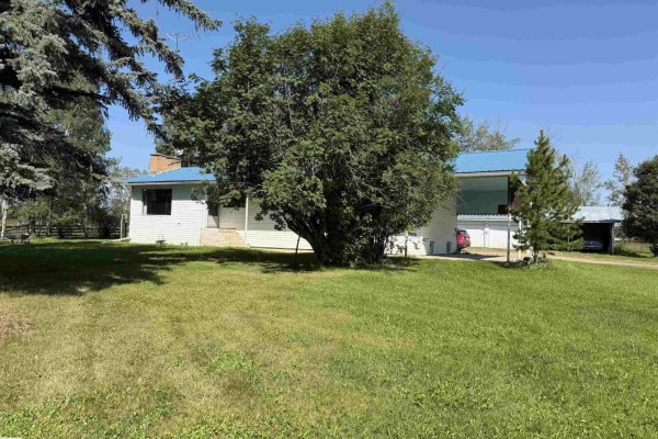 Bedroom 2 - 8118 Hwy 620, Rural Brazeau County, AB T7A2A1 Photo 4
