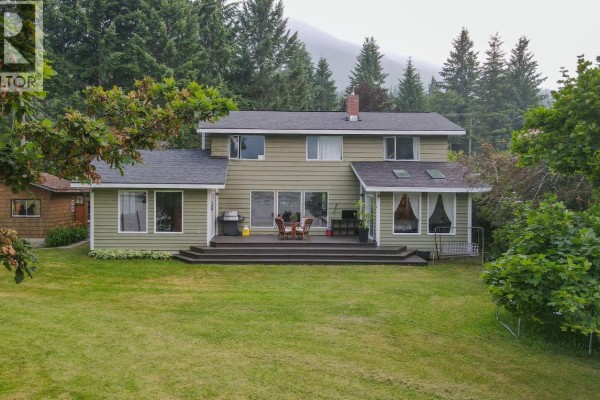 Bedroom - 8119 Munch Road, Procter, BC V0G1V0 Photo 4