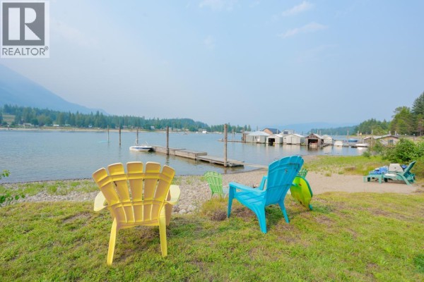 Sunroom - 8119 Munch Road, Procter, BC V0G1V0 Photo 5