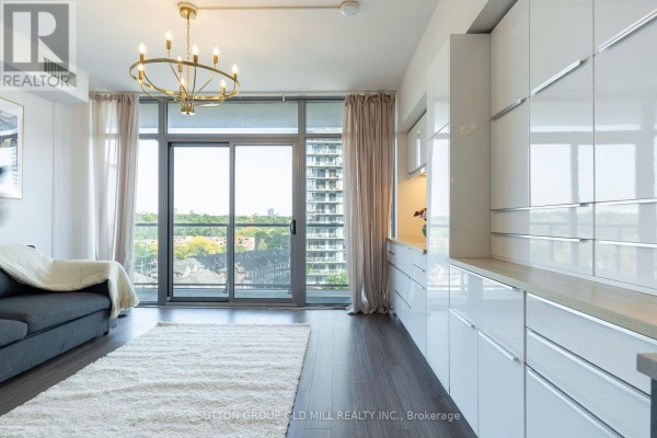 Kitchen - 812 - 105 The Queensway, Toronto, ON M6S5B5 Photo 3