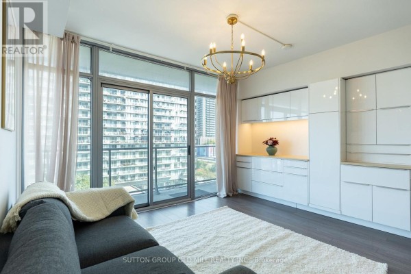 Primary Bedroom - 812 - 105 The Queensway, Toronto, ON M6S5B5 Photo 4