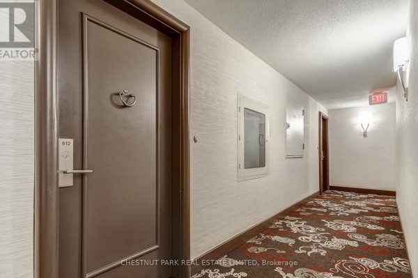 Primary Bedroom - 812 - 1400 Dixie Road, Mississauga, ON L5E3E1 Photo 5