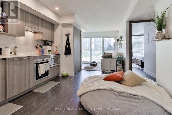 Primary Bedroom - 812 - 17 Bathurst Street, Toronto, ON M5V0N1 Photo 4