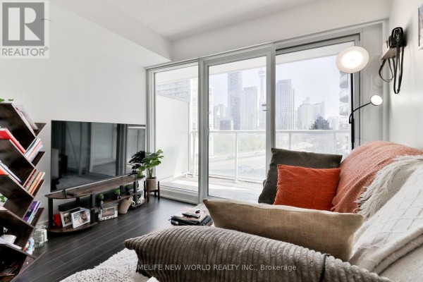 Den - 812 - 17 Bathurst Street, Toronto, ON M5V0N1 Photo 5