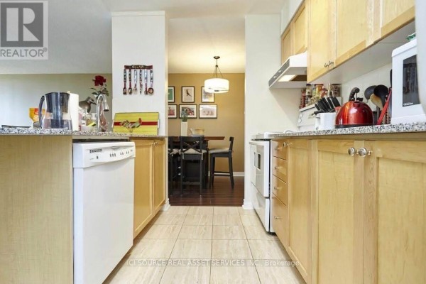 812 - 228 Queens Quay W, Toronto, ON M5J2X1 Photo 5