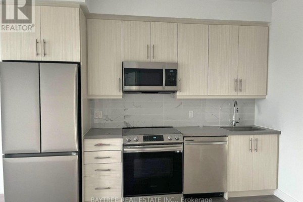 812 - 95 Oneida Crescent, Richmond Hill, ON L4B0H5 Photo 2