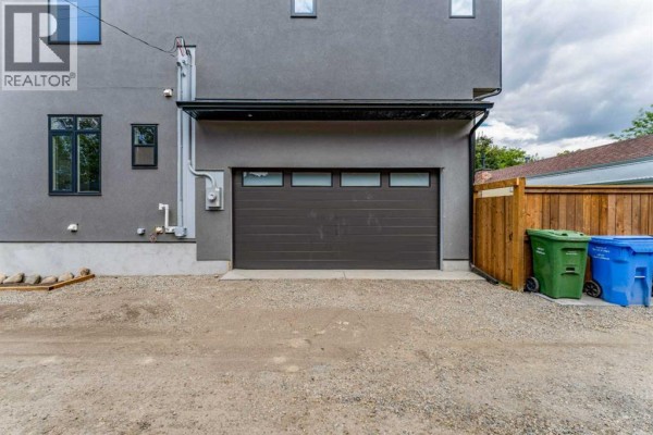 2pc Bathroom - 812 1 Street Nw, Calgary, AB T2M2R7 Photo 5