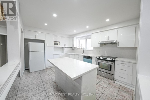 812 Kennedy Road, Toronto, ON M1K2C8 Photo 5