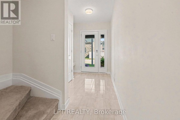 Living room - 812 Kinstead Private, Ottawa, ON K2S3B3 Photo 4